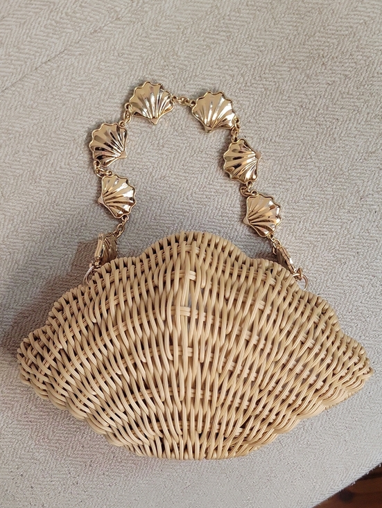 Tommy Bahama Handbags - TOMMY BAHAMA VIRAL BEACH SCALLOP SHELL WICKER WOVEN RESORTWEAR HANDBAG